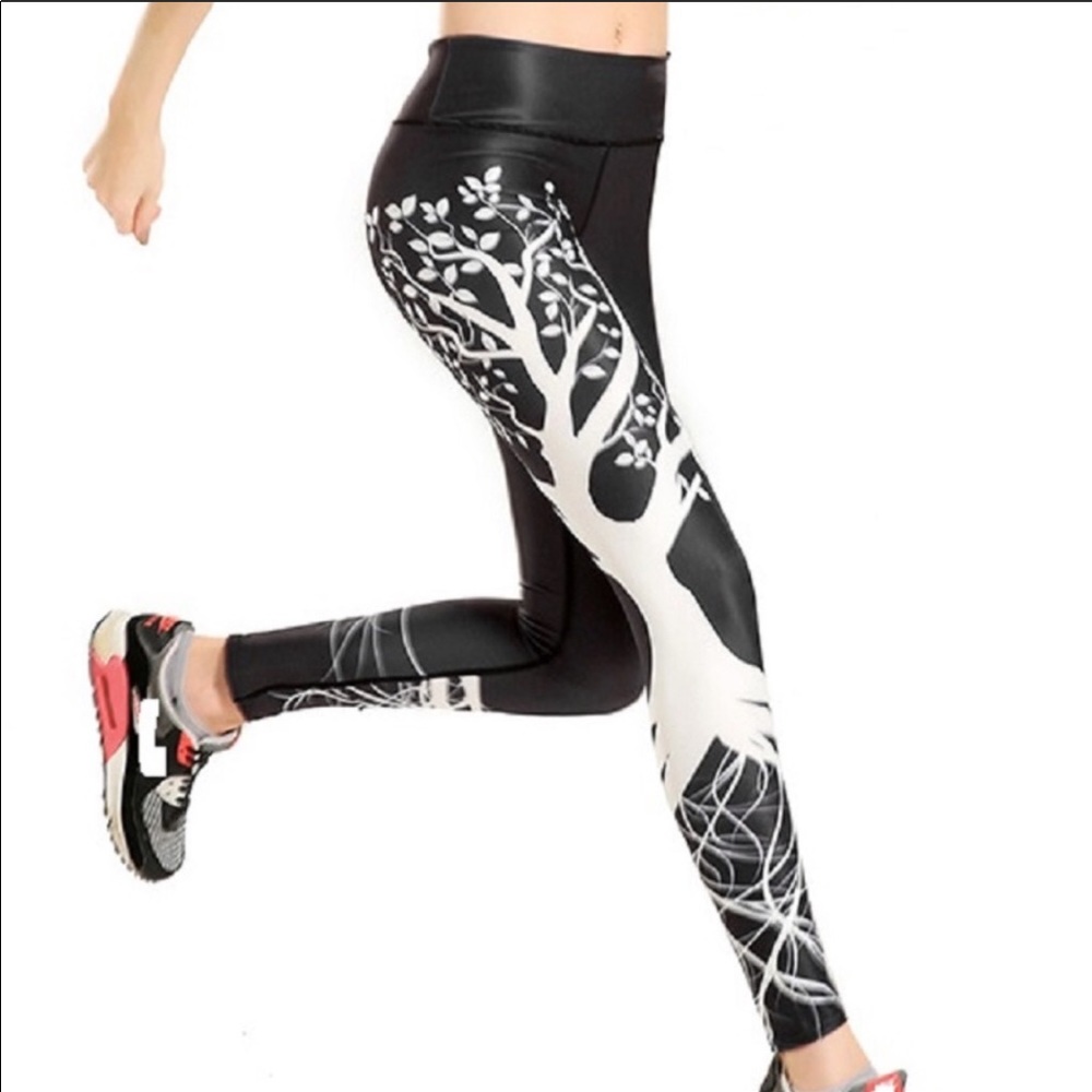 Black and white tree leggings. NWB.